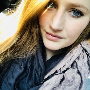 Meet your Posher, Melanie